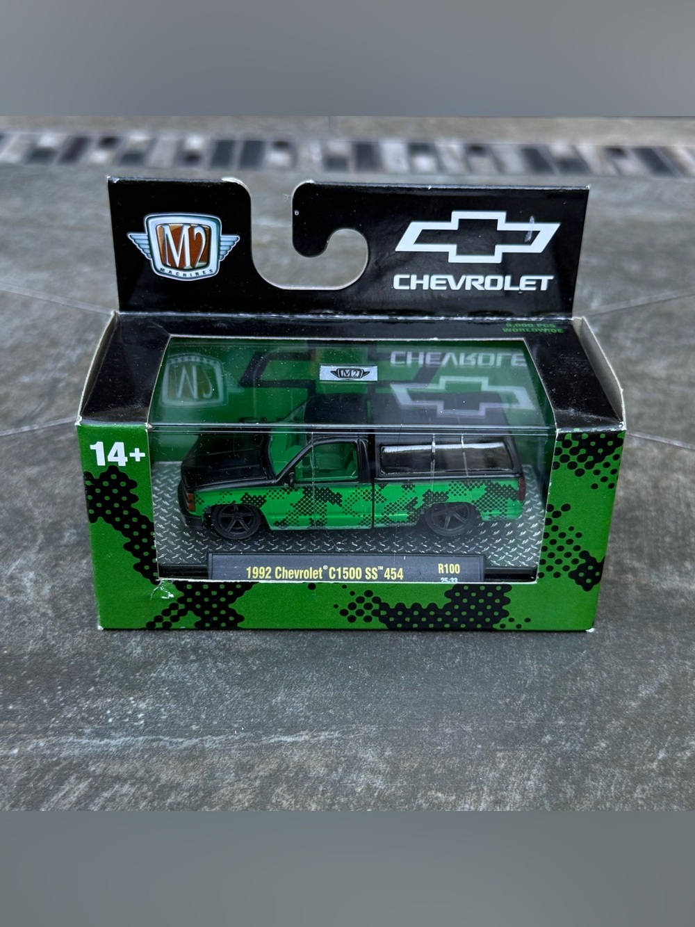 M2 Machines 1992 Chevy C1500 SS Die-cast NEW